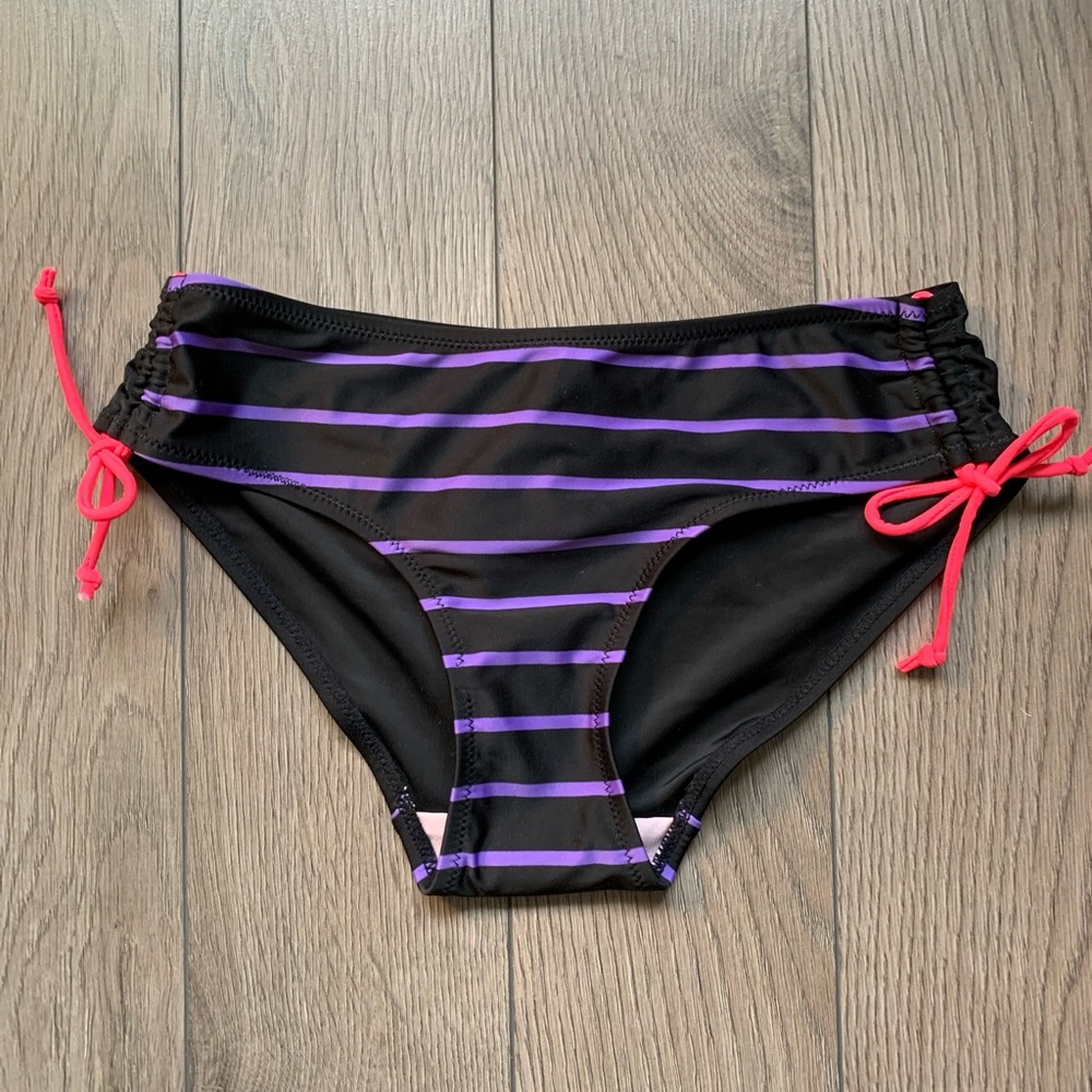 Brand new swim bottom (still has tag)